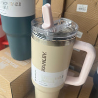 The Quencher H2.0 Flowstate™ Tumbler Stanley Cup
